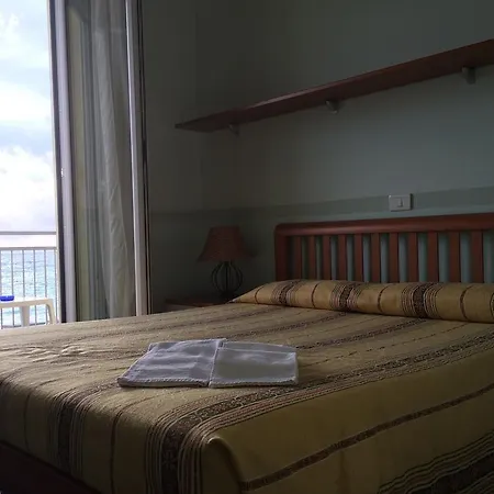 Arianna Hotel Cavi di Lavagna